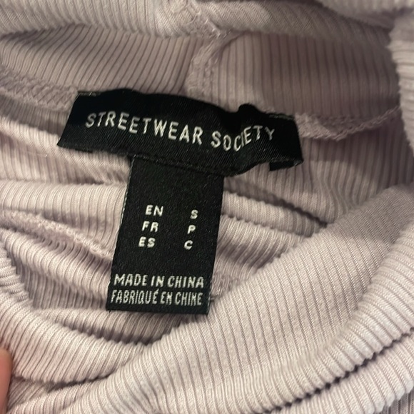 Thin Long Sleeve Crop Top Lilac - Picture 3 of 3